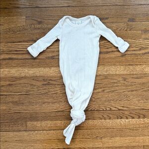 Kate Quinn ribbed gown size 0-3 months